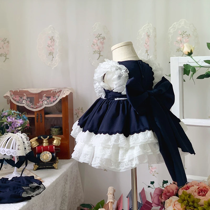 Baby Clothing Spanish Vintage  - огляд і ціна Baby Clothing Easter